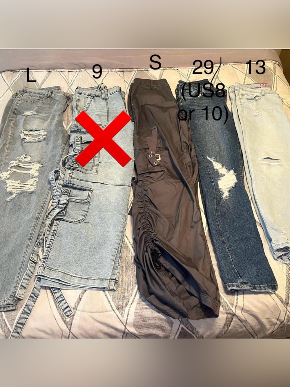 Mixed Four-Piece Denim & Cargo Jean Lot - Light to Dark Washes (4 pairs)